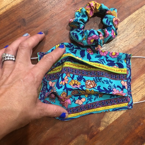 Folktown print mask/scrunchie - Picture 2 of 6